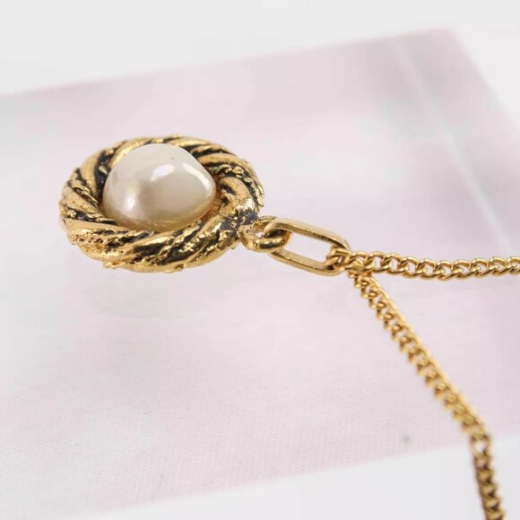 Authentic CHANEL Faux Pearl Pendant Necklace - Picture 7 of 13